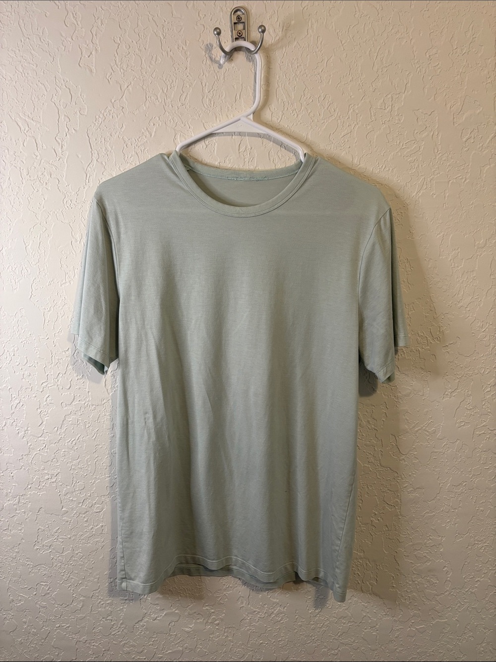 Lululemon Men’s 5 year basic tee